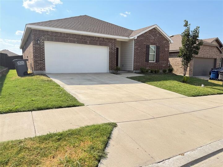 Property Photo:  745 Richmond Drive  TX 75166 