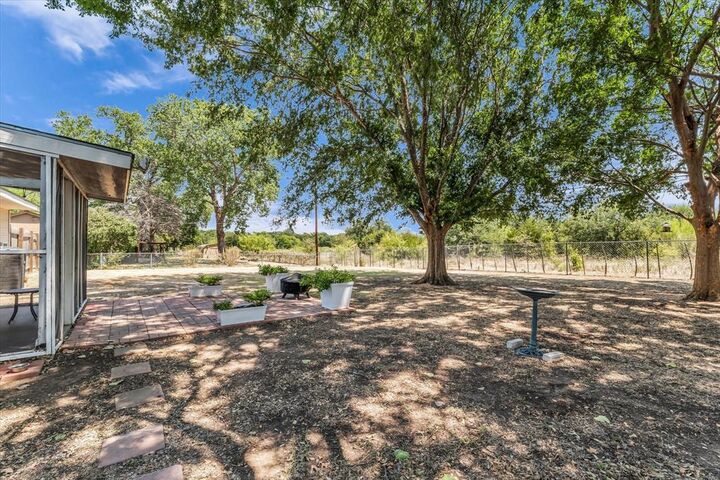 Property Photo:  261 Oakview Circle  TX 76705 