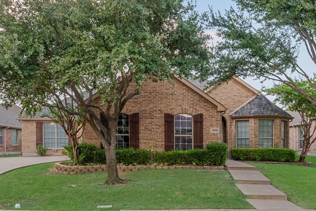 Property Photo:  1009 Dancing Waters Avenue  TX 75126 