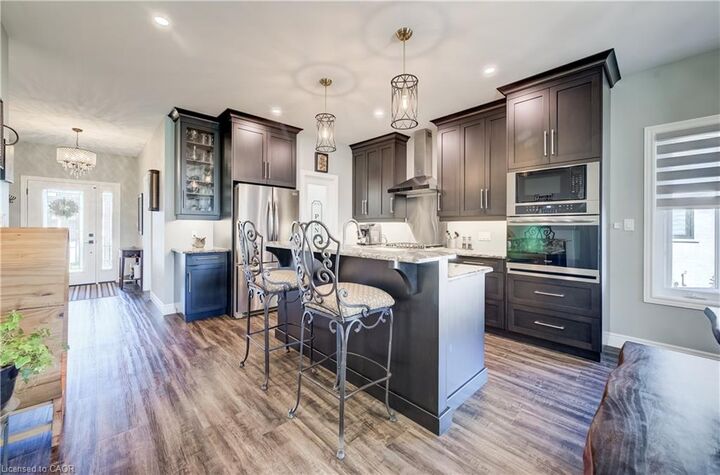 Property Photo:  23 Winchester Crescent  ON N4W 0J8 