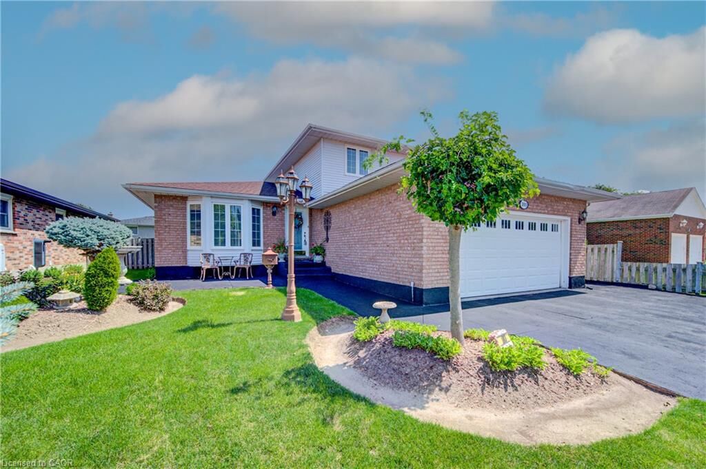 Property Photo:  103 Southwood Drive  ON N1S 3S1 