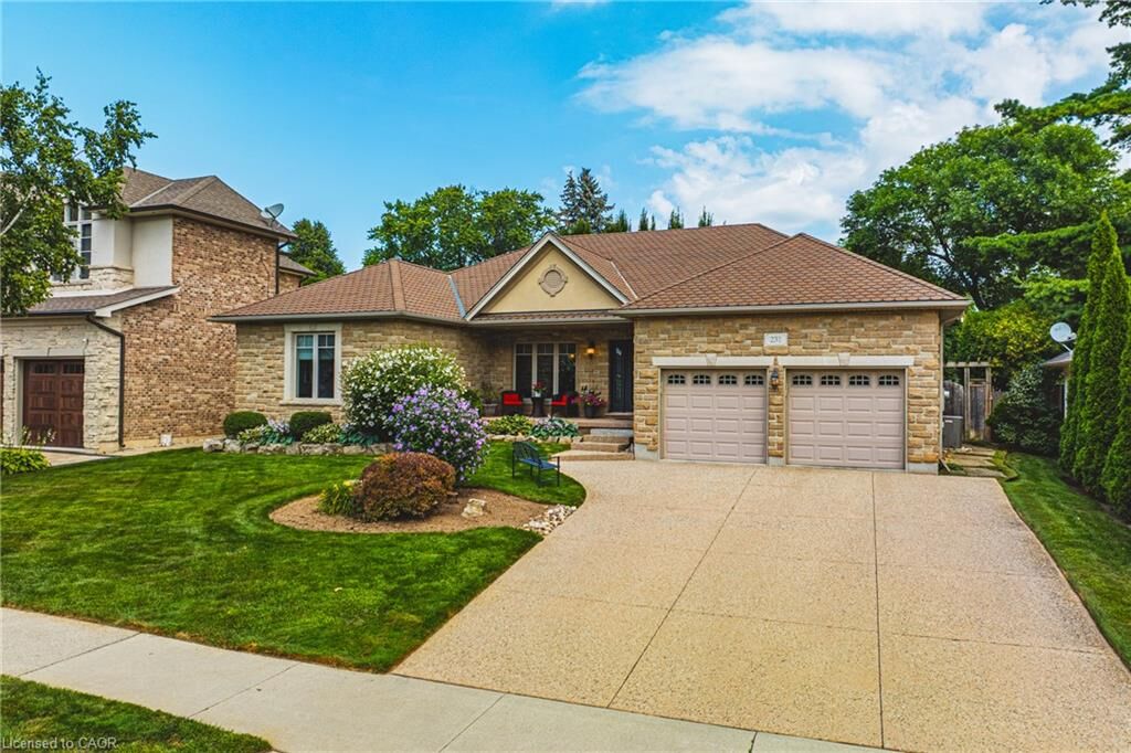 Property Photo:  231 Pine Cove Road  ON L7N 1W1 