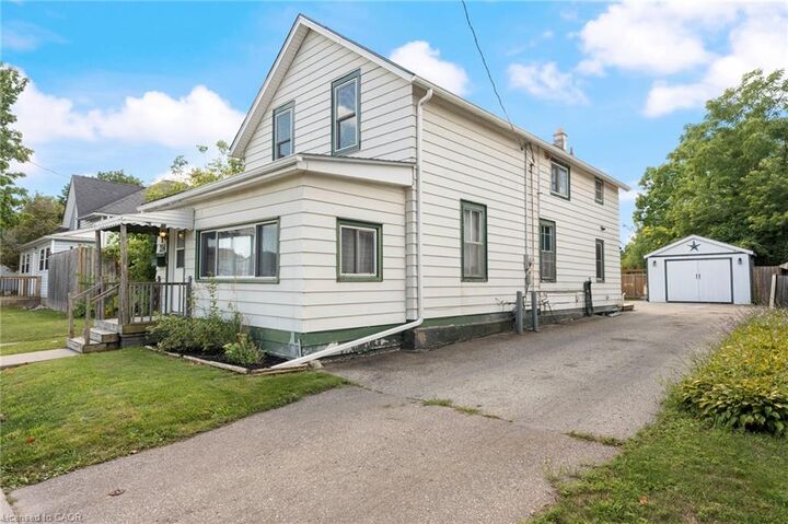 Property Photo:  214 John Street  ON N3Y 2Y5 