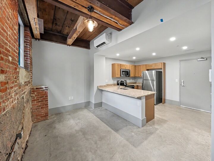 Property Photo: 90 Grove St Ll3 MA 01605