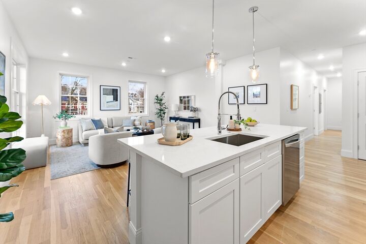 Property Photo:  272 Lincoln St 301  MA 01752 