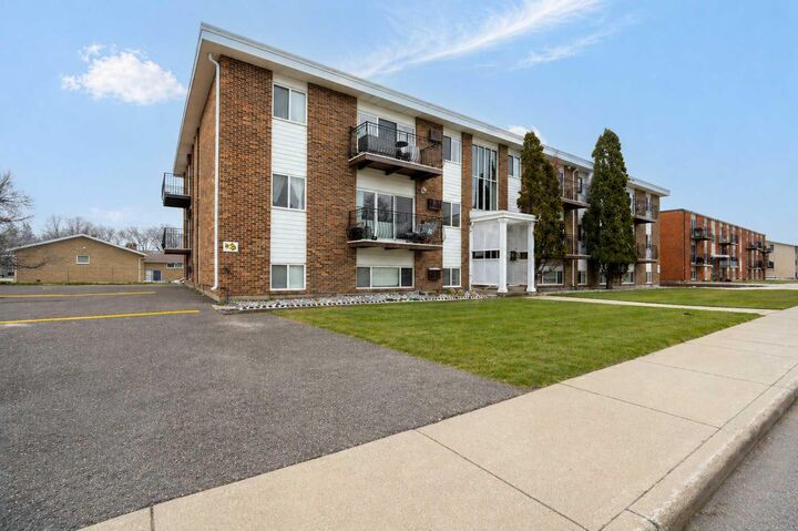 663 12 Street NW 210 — photo 1