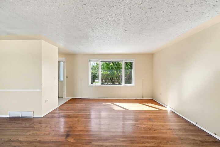 Property Photo:  4216 37 Street  AB T4N 0T7 