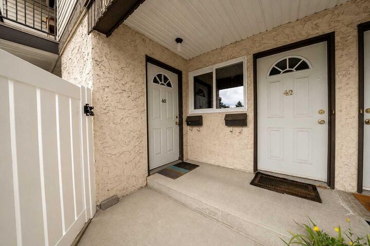 Property Photo: 3745 Fonda Way SE 40 AB T2A 5W7