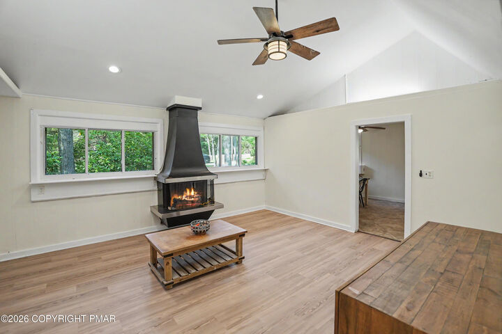 Property Photo: 2286 Route 940 PA 18346