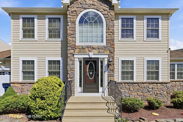 Property Photo: 146 American Way PA 18301