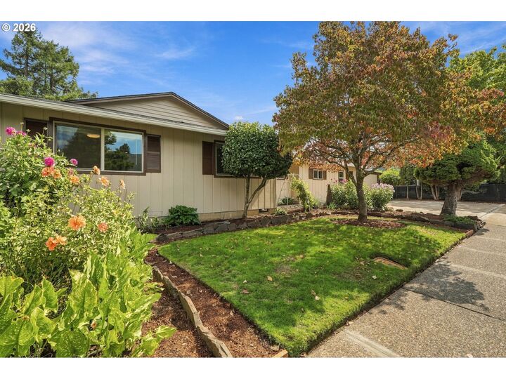 Property Photo:  2047 Orr Ln  OR 97405 