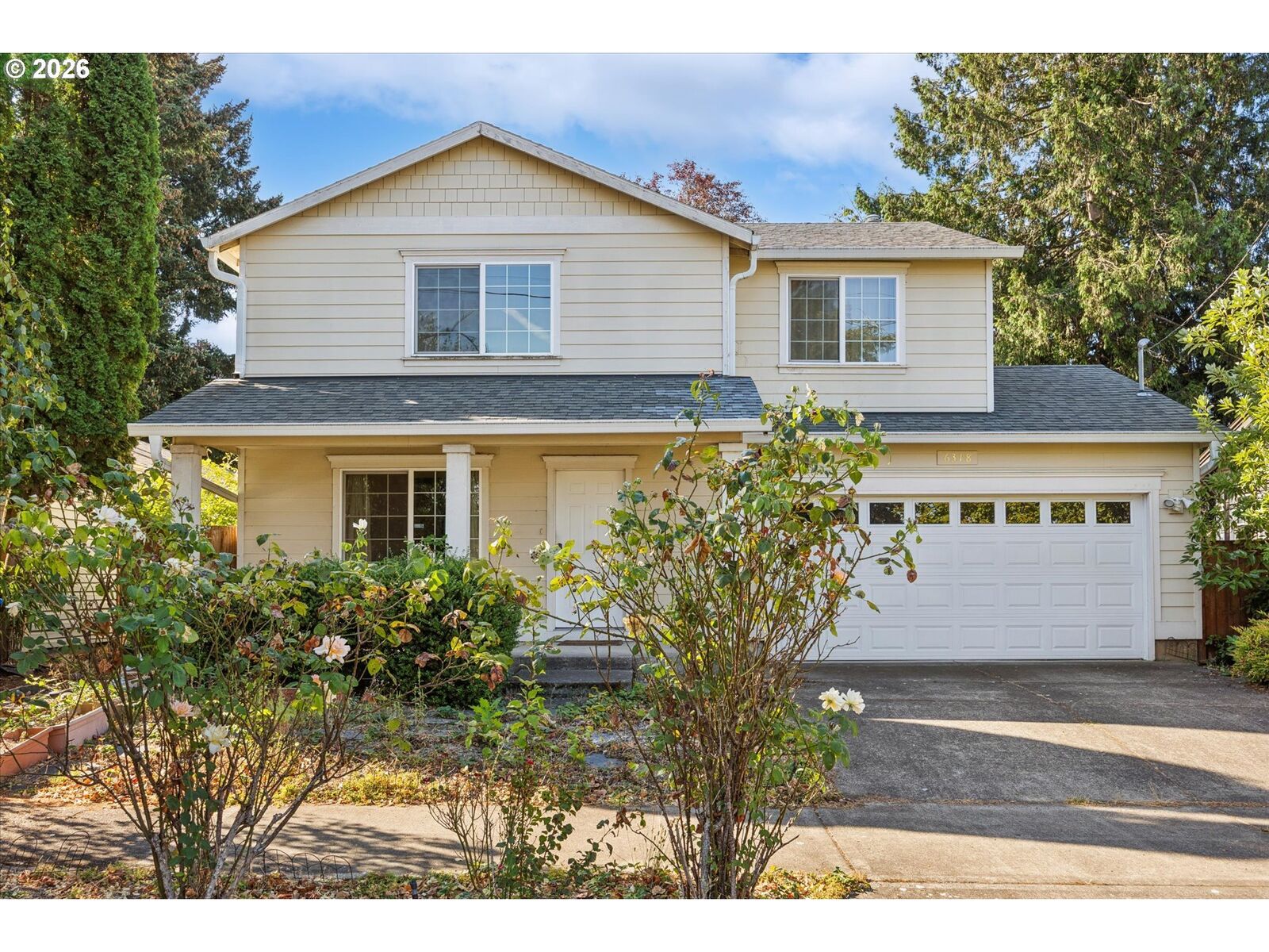 Property Photo:  6318 NE Hassalo St  OR 97213 
