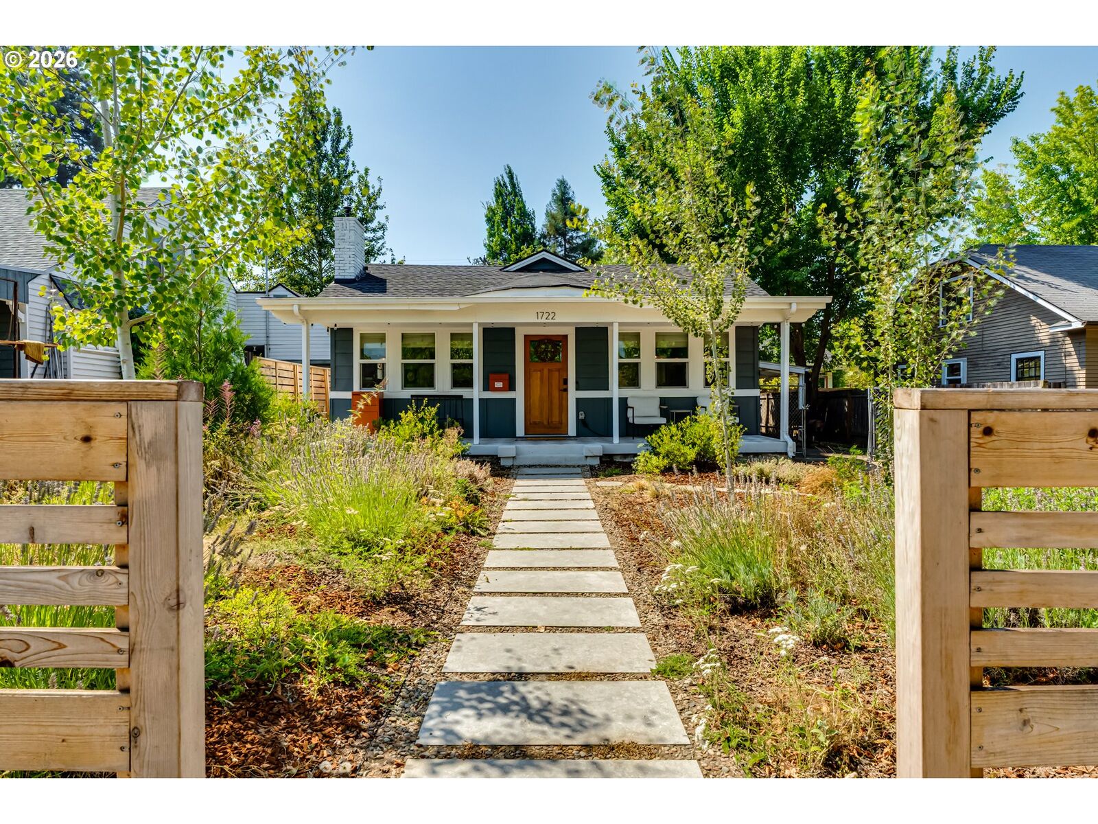 Property Photo:  1722 Olive St  OR 97401 