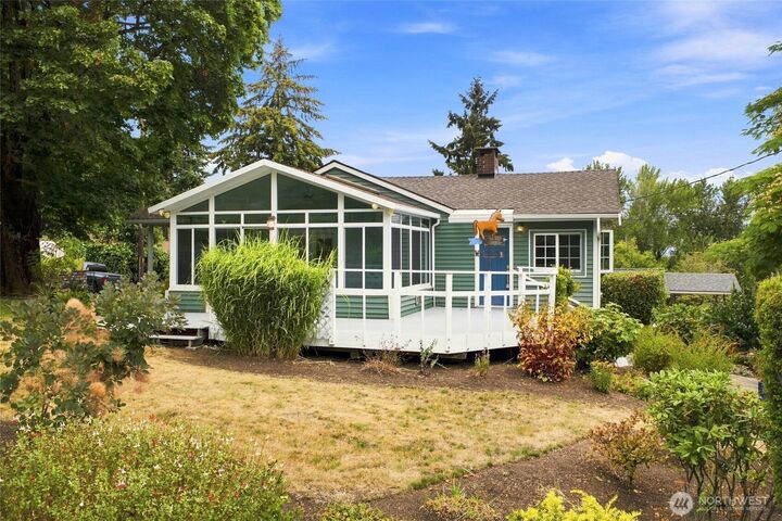 Property Photo:  9854  Occidental Avenue S  WA 98108 