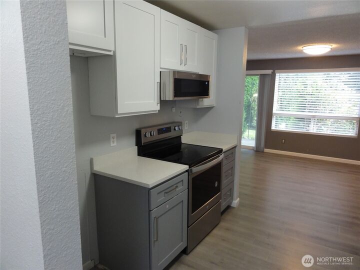 Property Photo: 2007 SW 318th Place 7A WA 98023