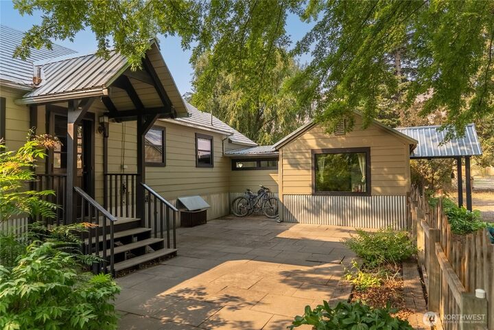 Property Photo:  1102  Methow Valley Highway E  WA 98856 