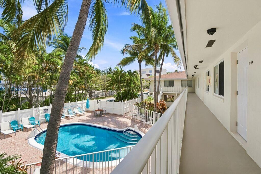 Property Photo: 1872 NE 46th Street D10 FL 33308