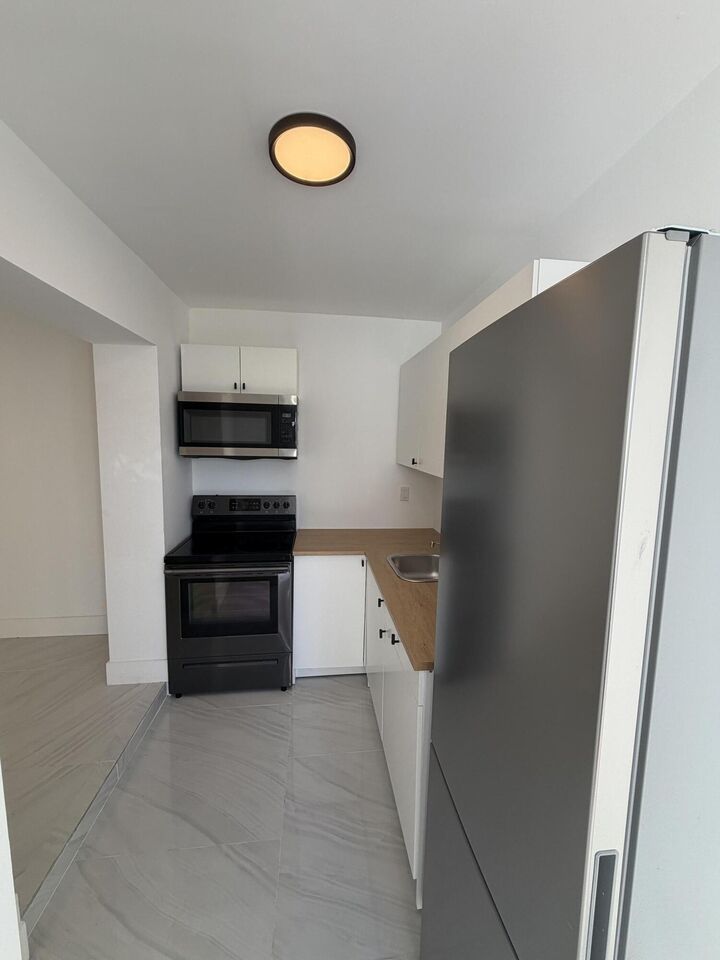 Property Photo:  8211 Biscayne Boulevard 3  FL 33138 