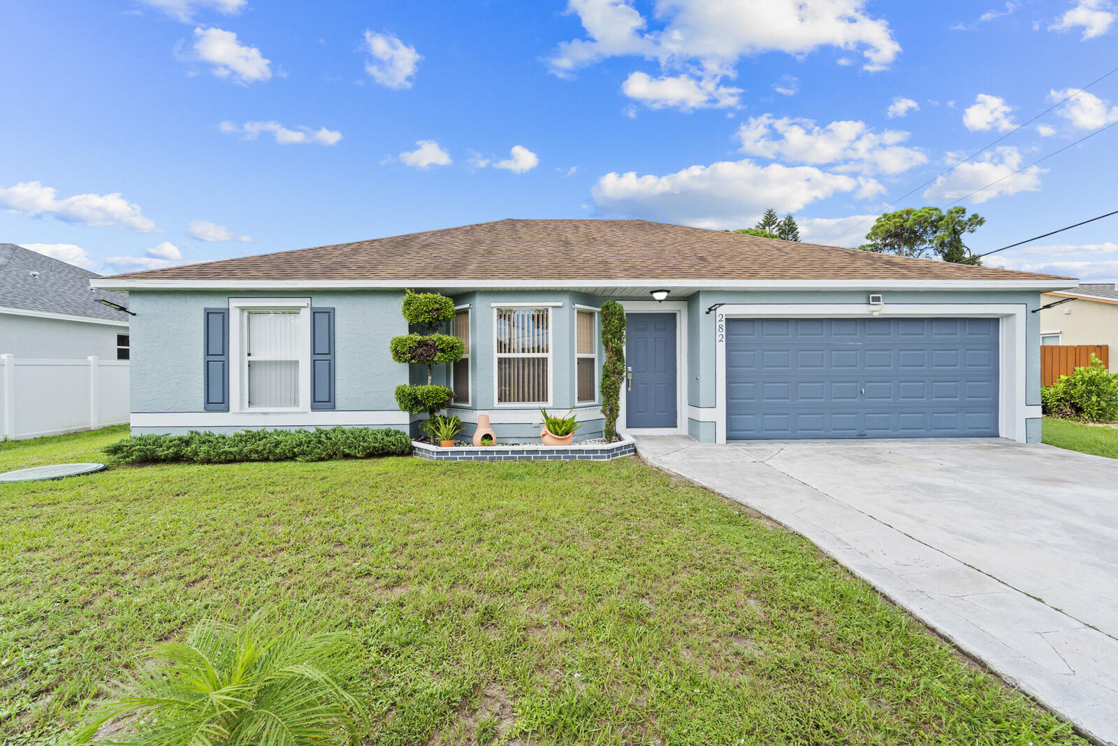 Property Photo: 282 SE Walsh Terrace FL 34983