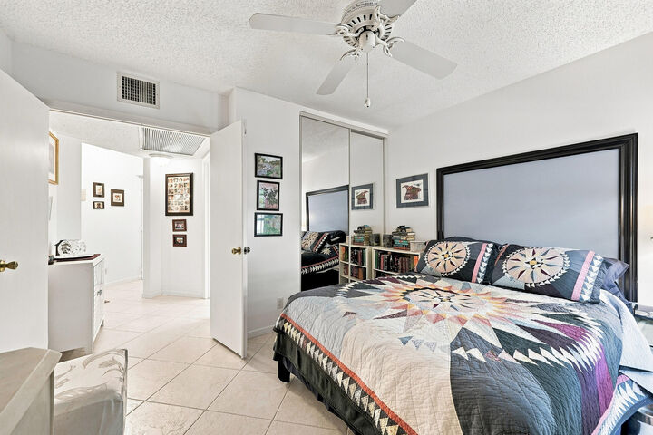 Property Photo: 5450 Verona Drive H FL 33437