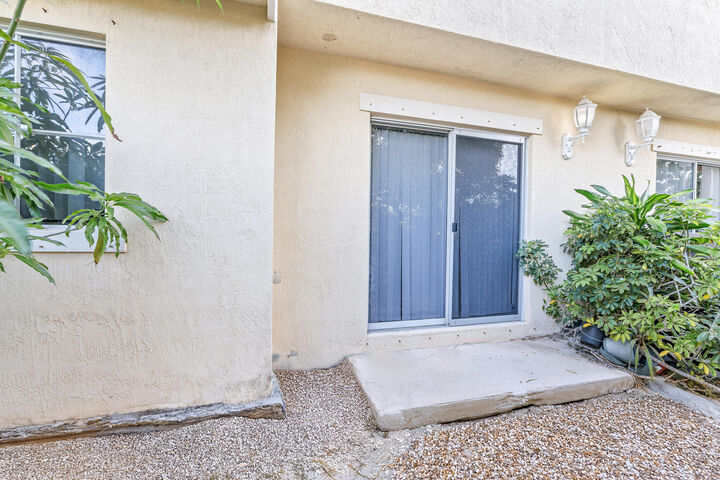 Property Photo:  190 SE 2nd Street  FL 33441 