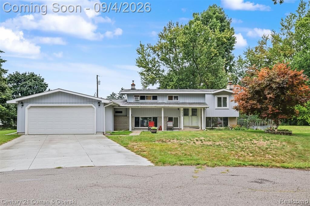 Property Photo:  1869 Middle Trail Road  MI 48390 