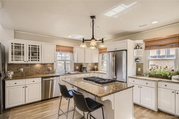 Property Photo:  1400 S Vine Street  CO 80210 