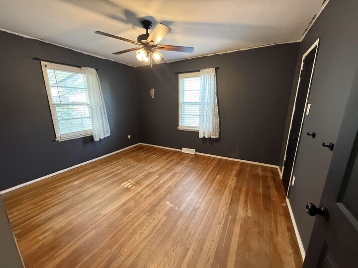 Property Photo: 712 N 8th KS 67005