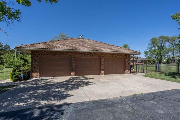 Property Photo: 12400 E Lynne KS 67207