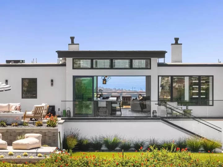 Property Photo: 1110 Solana Drive CA 92014