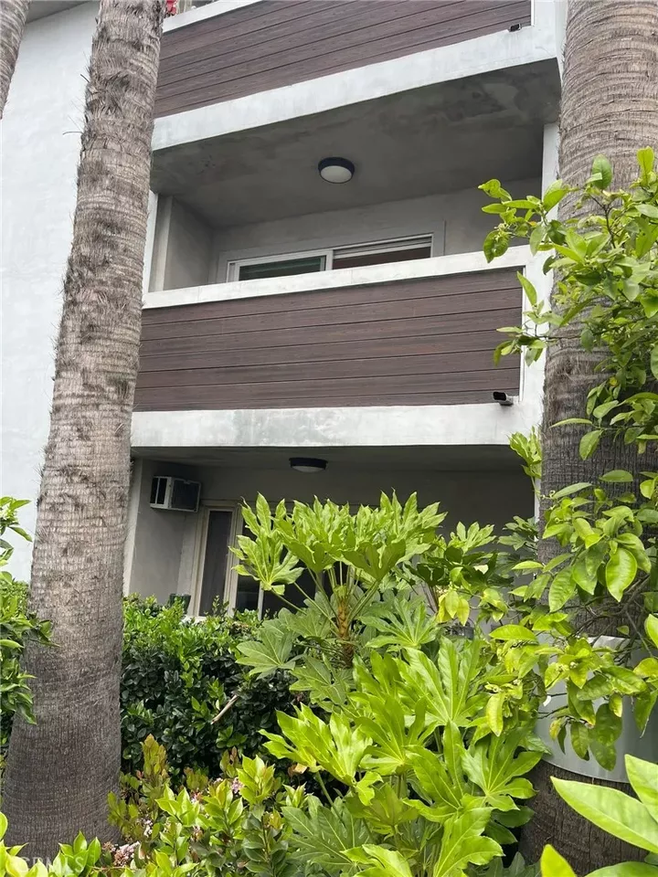 Property Photo:  1124 N La Cienega Boulevard 202  CA 90069 