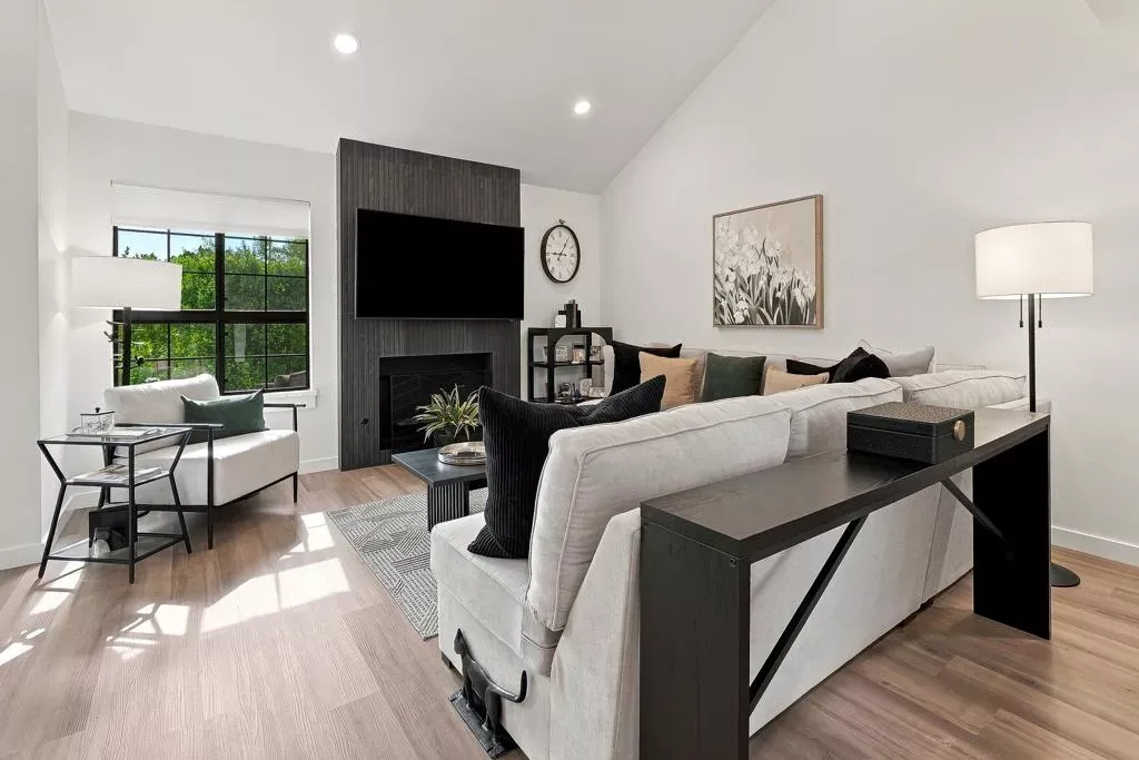 Property Photo: 126 Avellino Circle CA 92211
