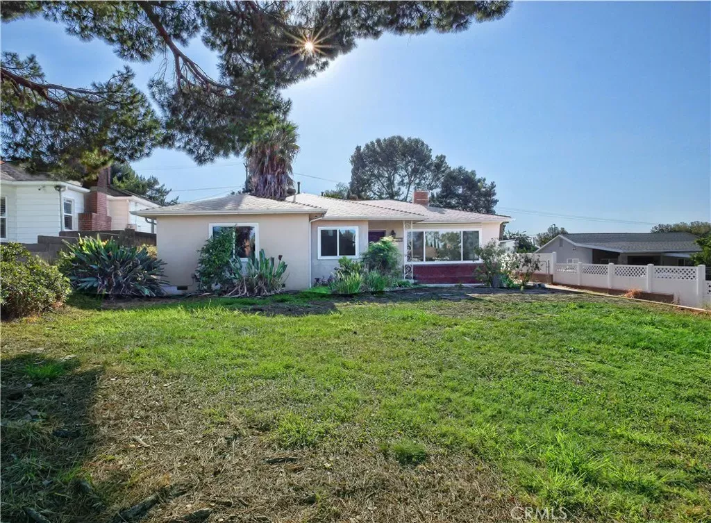 Property Photo:  26227 Ozone Avenue  CA 90710 