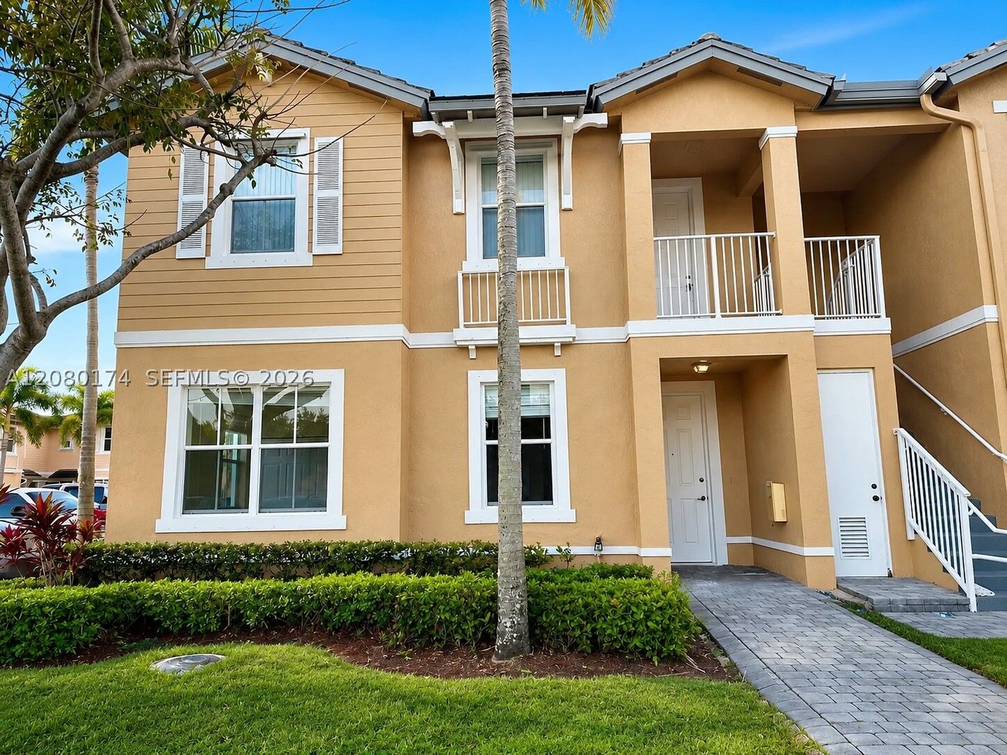 Property Photo:  230 SE 29th Ave 1  FL 33033 