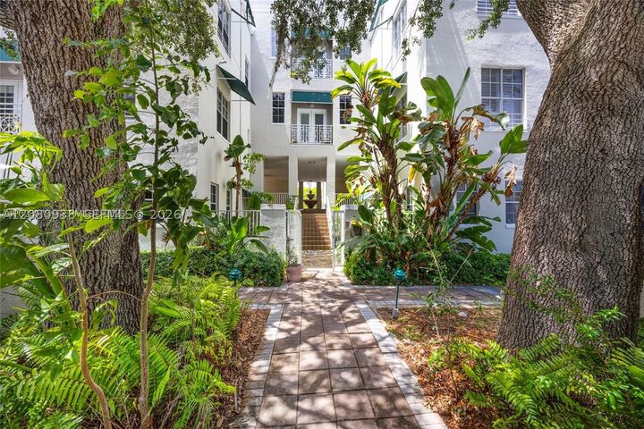 Property Photo: 5801 SW 74th Ter 3 FL 33143