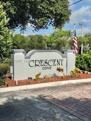 Property Photo: 3272 Coral Lake Ln 3272 FL 33065