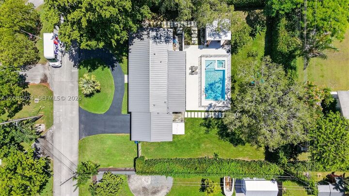 Property Photo:  14220 SW 86th Ave  FL 33158 