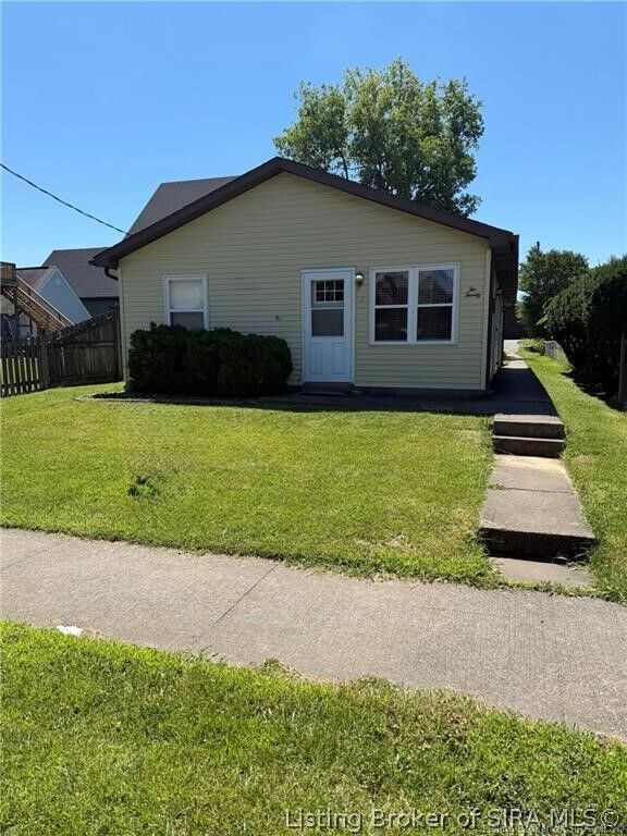 Property Photo: 220 E Market Street IN 47130