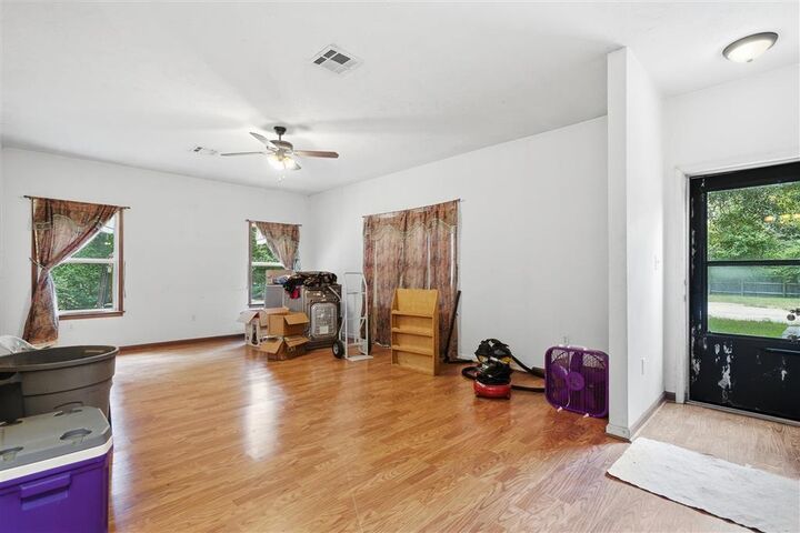 Property Photo: 3518 U.s. 90 Highway LA 70663