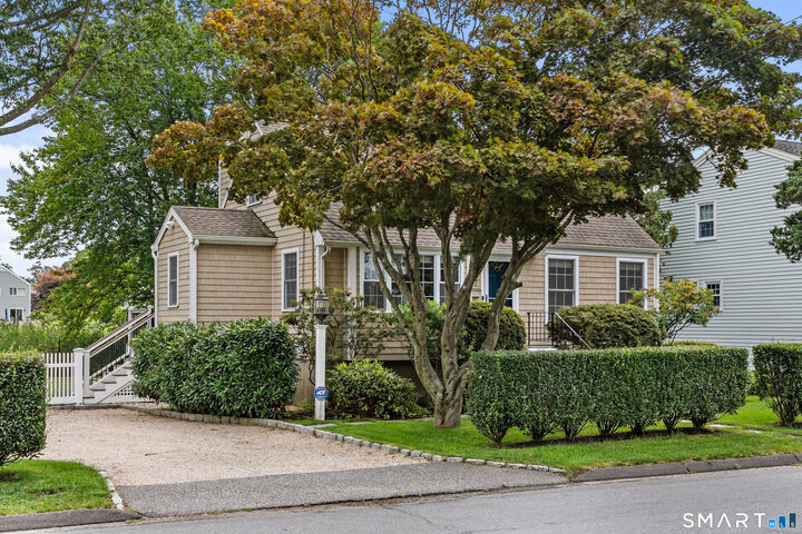 Property Photo:  