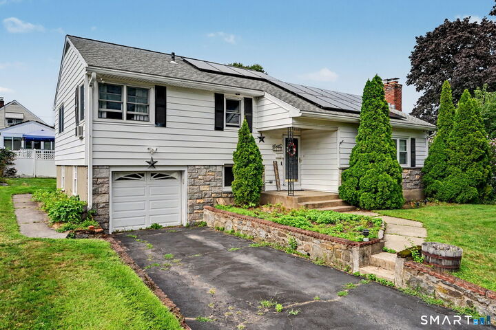 Property Photo: 170 Hollywood Avenue CT 06614