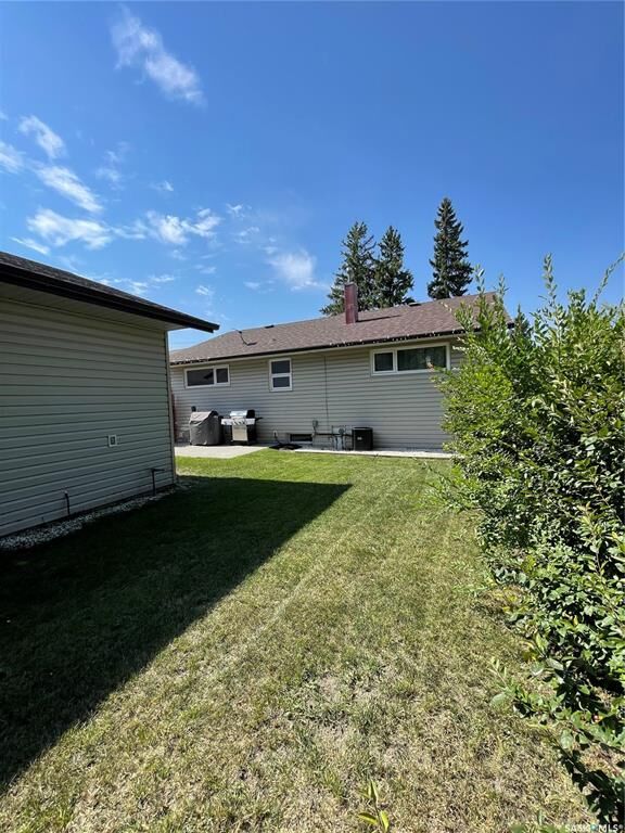 Property Photo:  817 Cartier Street  SK S0G 5C0 
