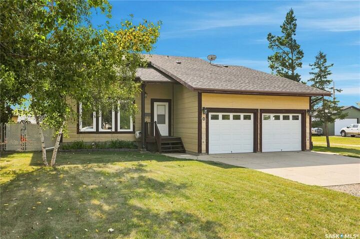 Property Photo:  301 2nd Avenue  SK S0G 2E0 