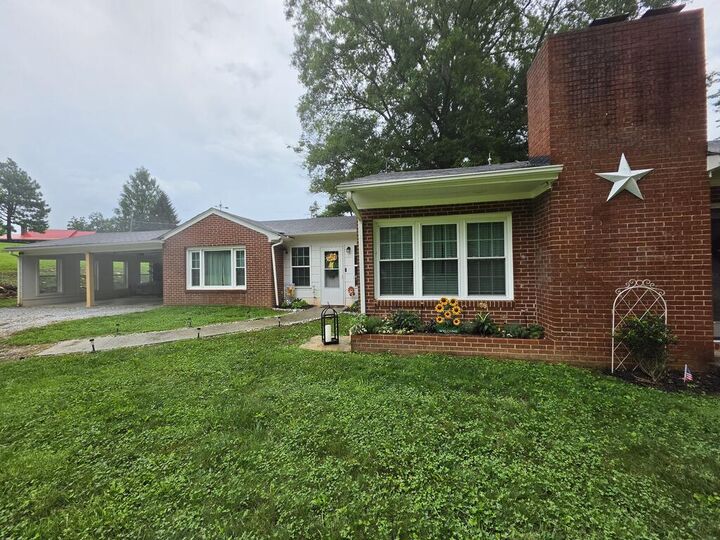 Property Photo:  4606 Wards Gap Rd  VA 24317 