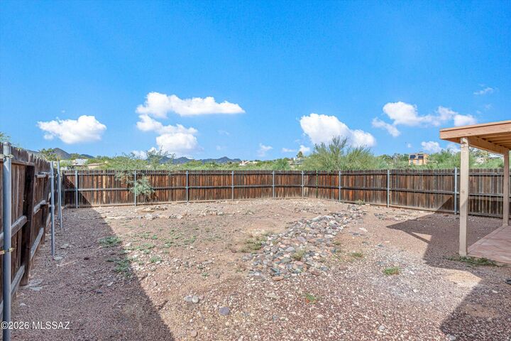Property Photo:  1617 N Saddlewood Ranch Drive  AZ 85745 