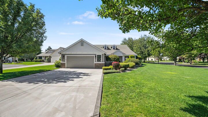 Property Photo: 1 Dahlia Ct WA 99301