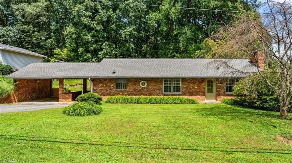 Property Photo: 4009 Alonzo Drive NC 27104
