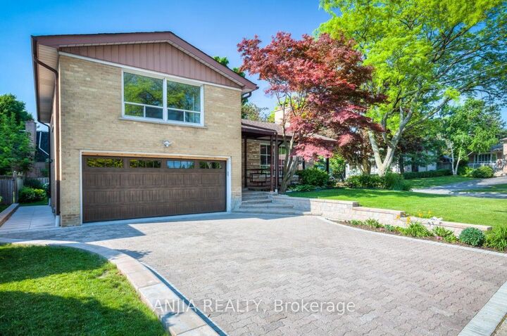 Property Photo:  17 Ealing Drive  ON M2L 2R4 