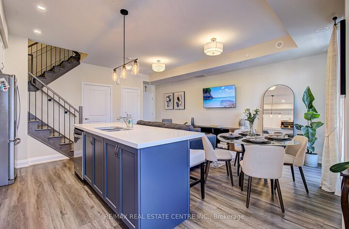 Property Photo:  1569 Rose Way 116  ON L9E 1N4 