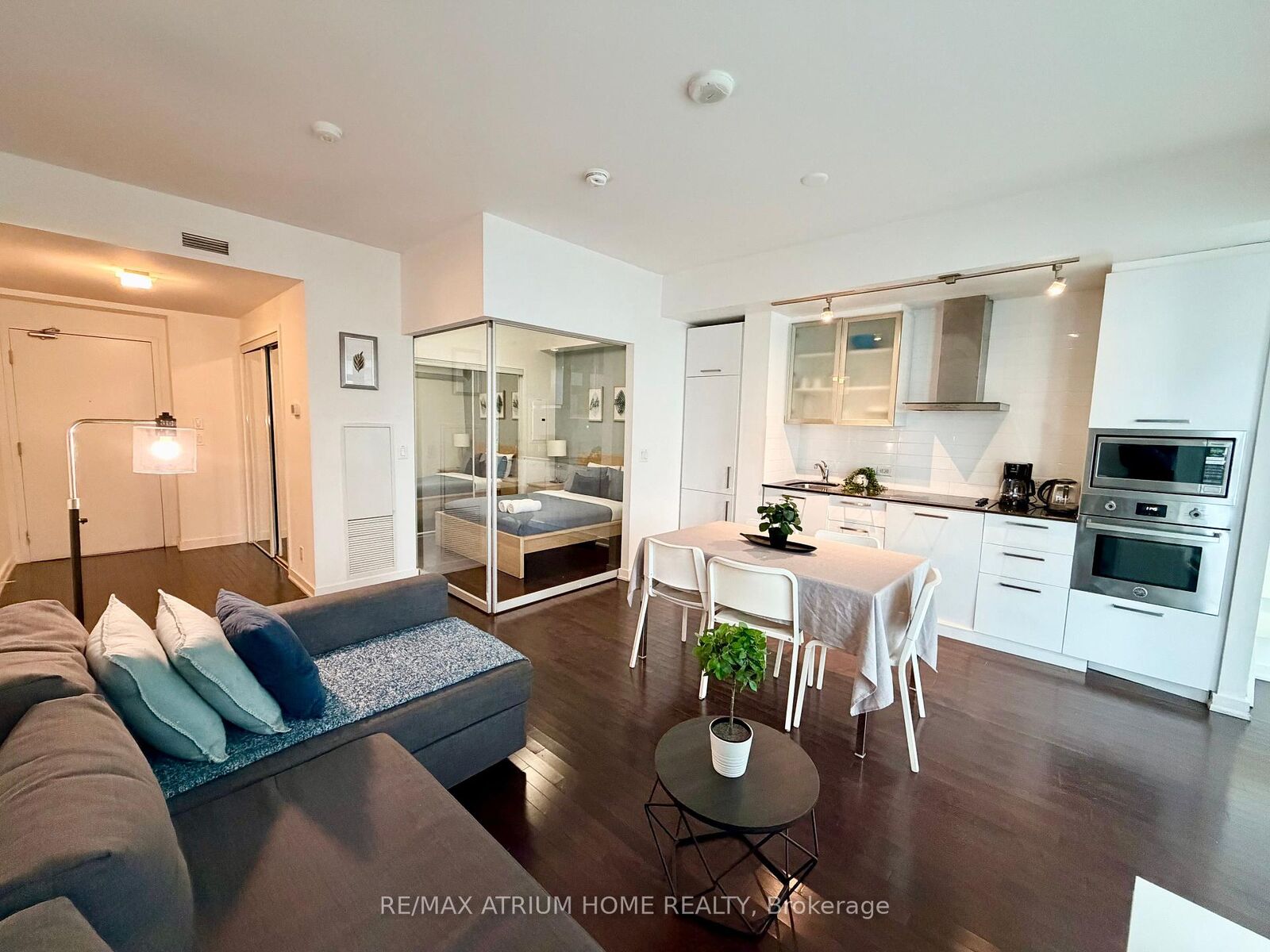Property Photo:  14 York Street 1501  ON M5J 0B1 